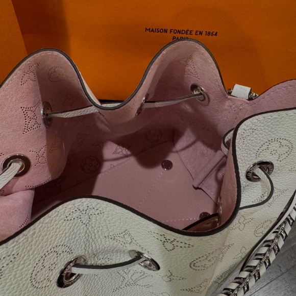 Petite bag, adorable. Used once and kept in a locked closet in the LV dust bag. - Picture 2 of 3